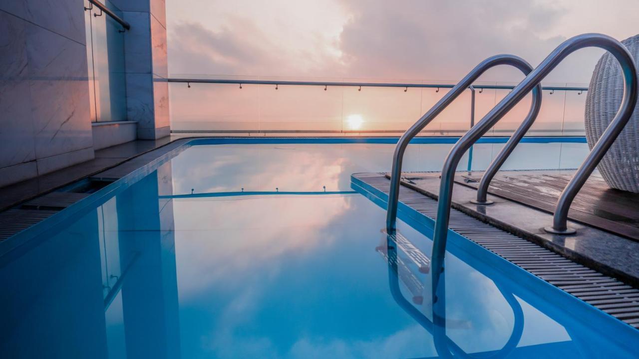 Le Hoang Beach Hotel Danang Екстер'єр фото