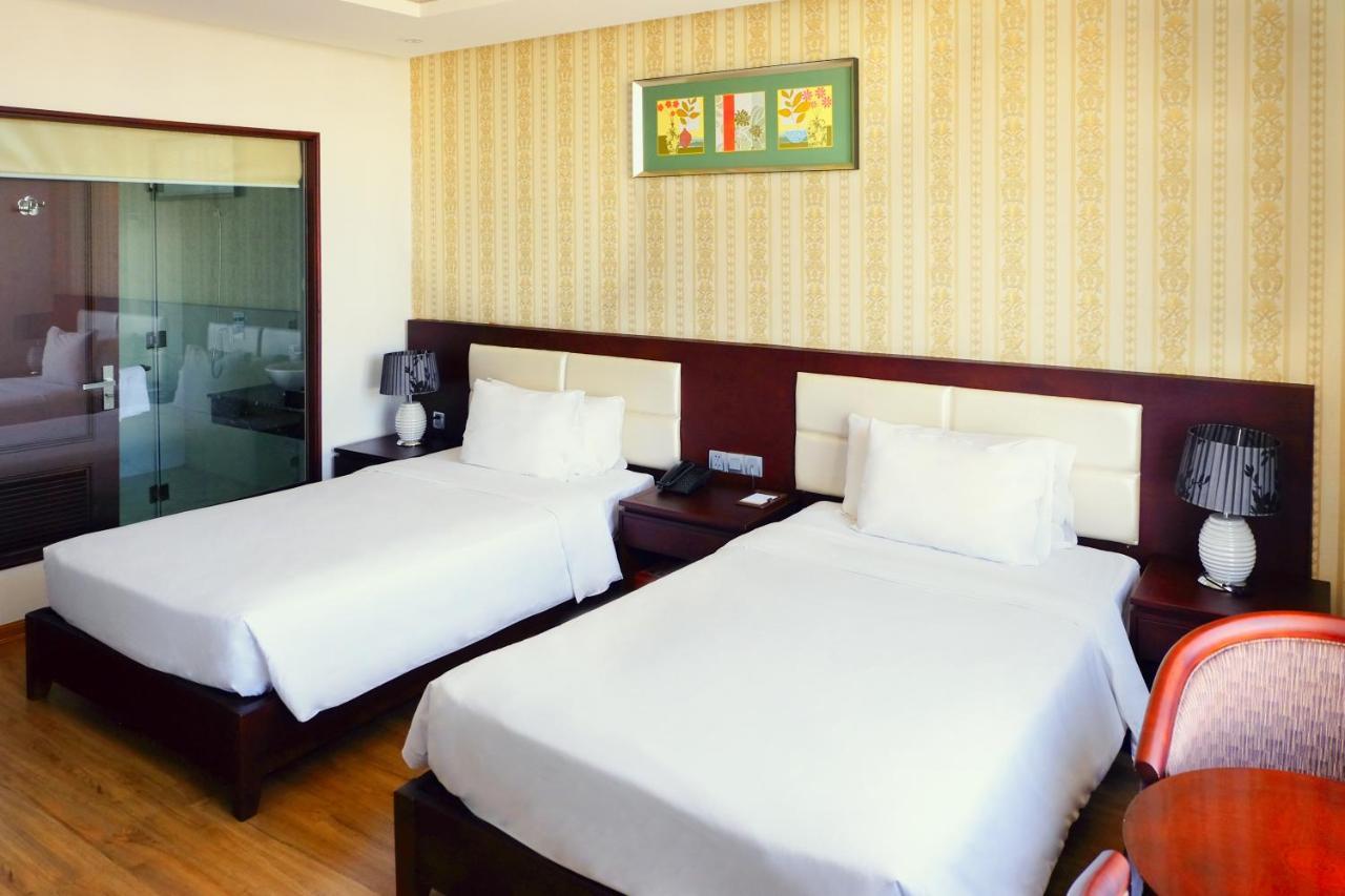 Le Hoang Beach Hotel Danang Екстер'єр фото