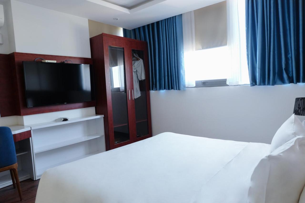 Le Hoang Beach Hotel Danang Екстер'єр фото